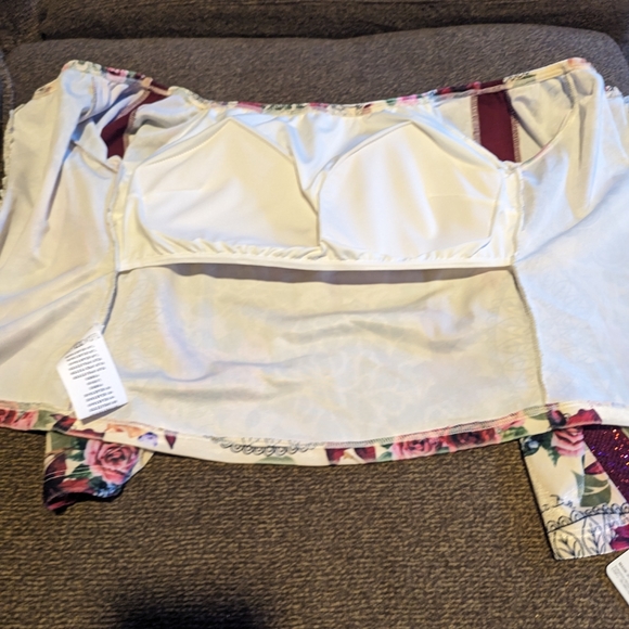 Pit Bull Jeans cropped velvet top w/built in bra cups - Picture 4 of 13